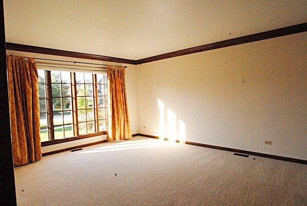 Foto del edificio - 2318 River Woods Dr