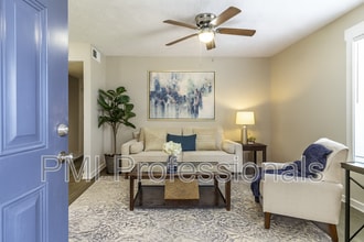 Building Photo - 121 Kingsridge Dr