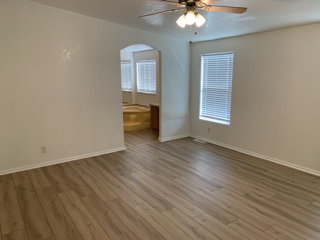 Foto del edificio - 5524 W Grayson Rd