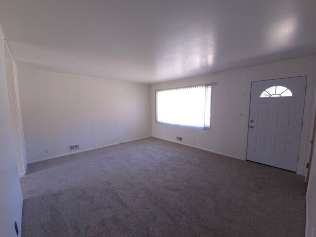 Foto del edificio - Martin Acres Ranch home with New Kitchen a...