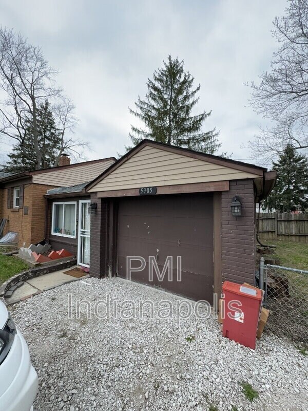 Primary Photo - 5905 East 21st St