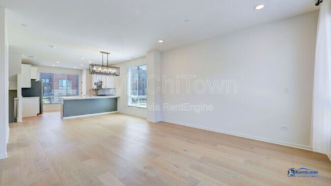 Building Photo - 2326 Venture Dr