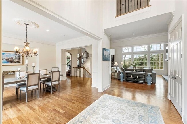 Foto del edificio - 927 Buckingham Cir NW