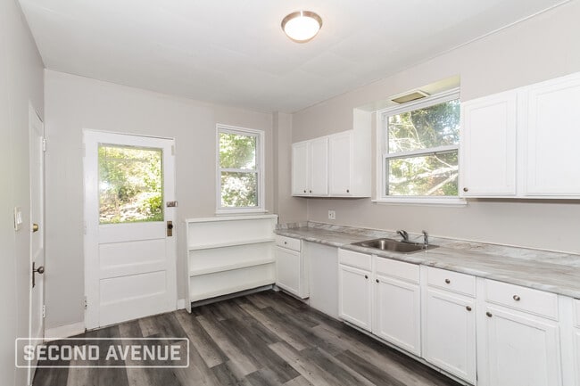 Foto del edificio - 2632 Queen City Ave