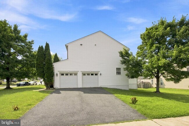 Foto del edificio - 20 Pinehurst Ln