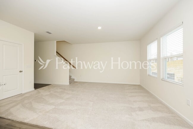 Building Photo - 1062 Large Poppy Dr