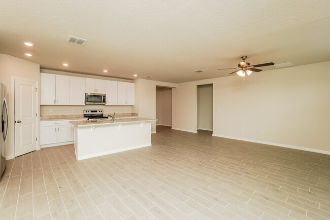 Building Photo - 39013 Harlow Rose Dr