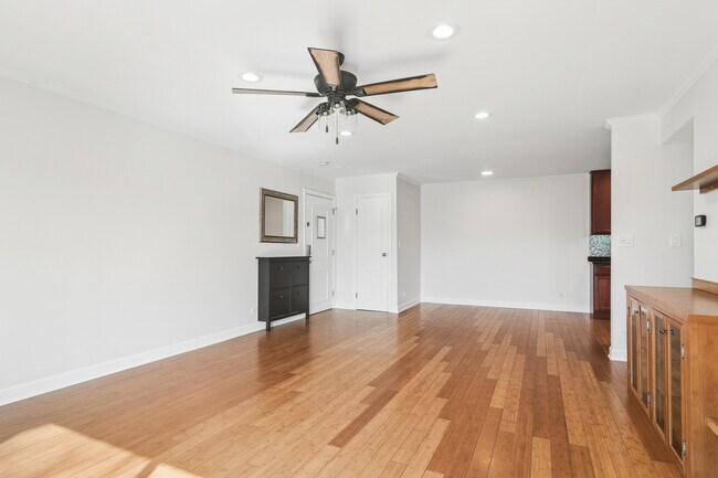 Foto del edificio - 4704 Euclid Ave