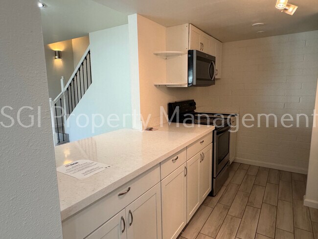 Building Photo - Beautiful 2 bedroom unit ready for move in