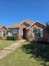 Building Photo - 3820 Harrison Dr