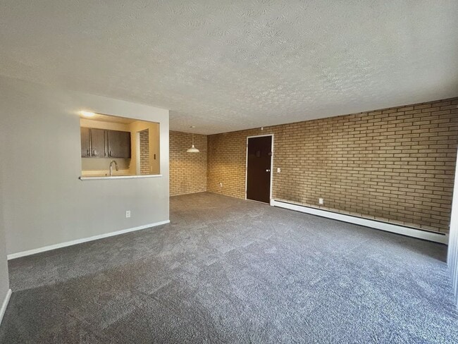 Building Photo - 1553 Glen Parker