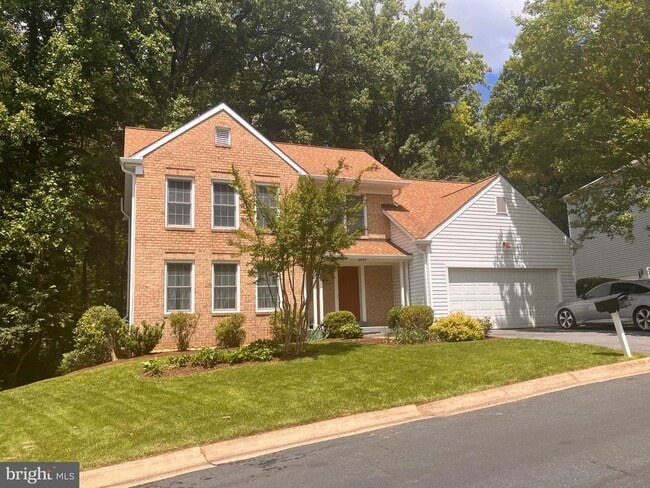 Building Photo - 2220 Blue Valley Dr