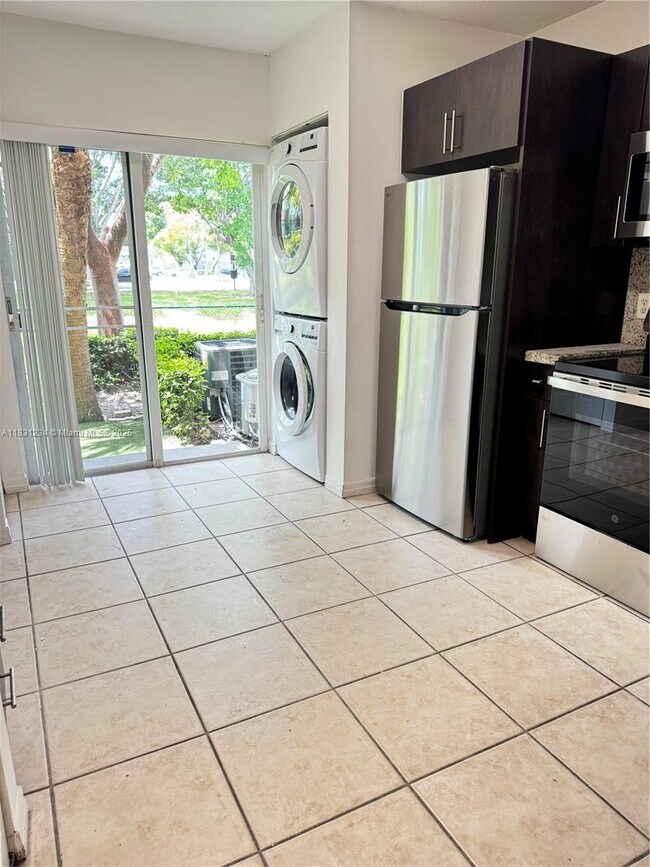 Foto del edificio - 7900 NW 6th St