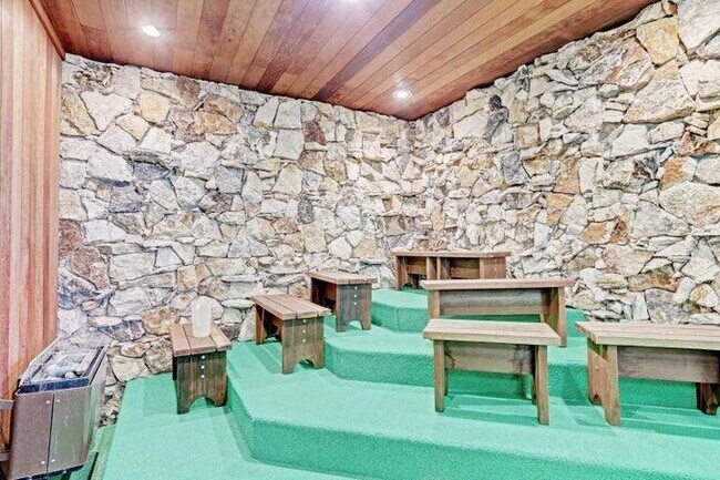 Building Photo - 5440 N Ocean Dr