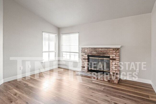 Building Photo - Newly Remodeled Citrus Heights home
