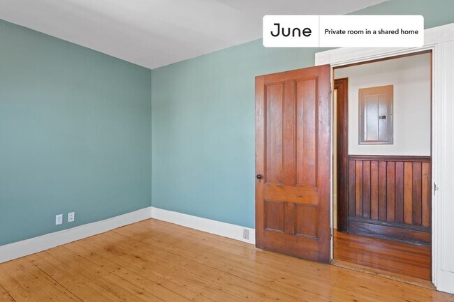 Foto del edificio - Room in Shared 4 bed/2 bath home