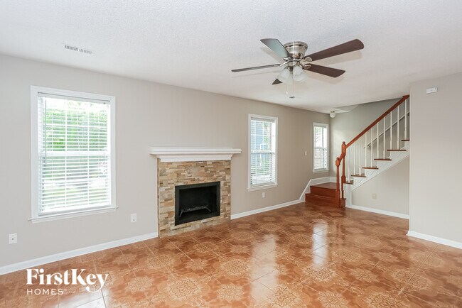 Foto del edificio - 5000 Spring Meadow Ln