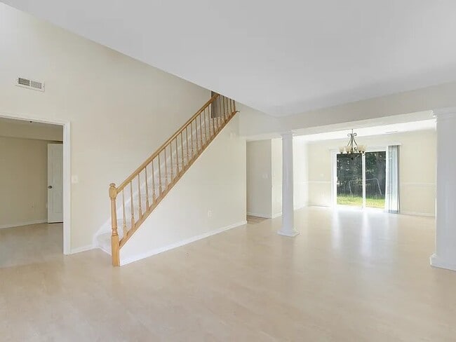 Foto del edificio - 6119 Oaklawn Ln