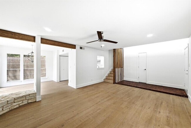 Foto del edificio - 6202 Laurel Valley Dr