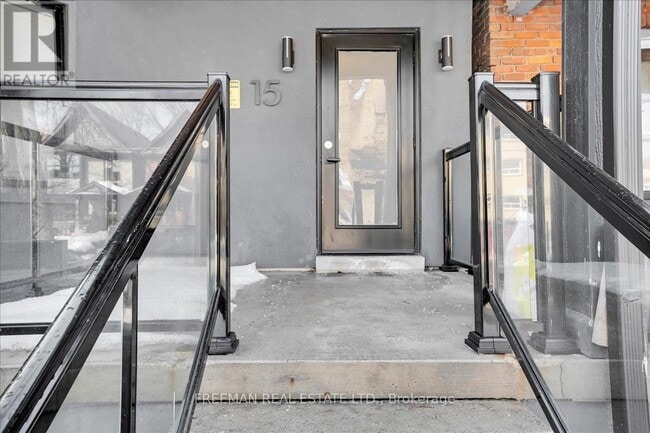 Building Photo - 15 Thorburn Ave