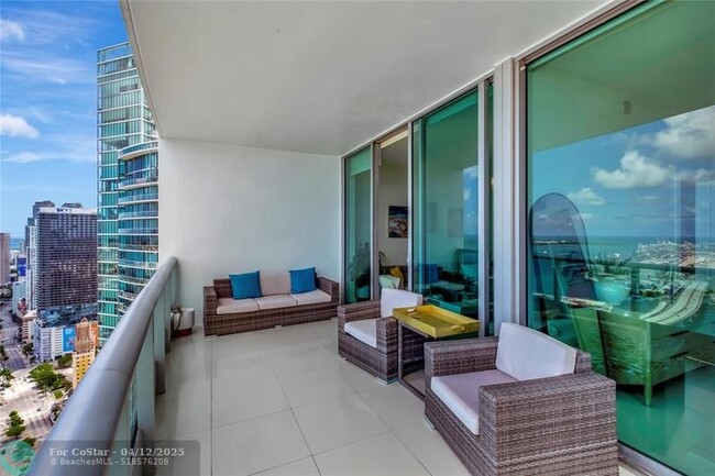 Foto del edificio - 900 Biscayne Blvd