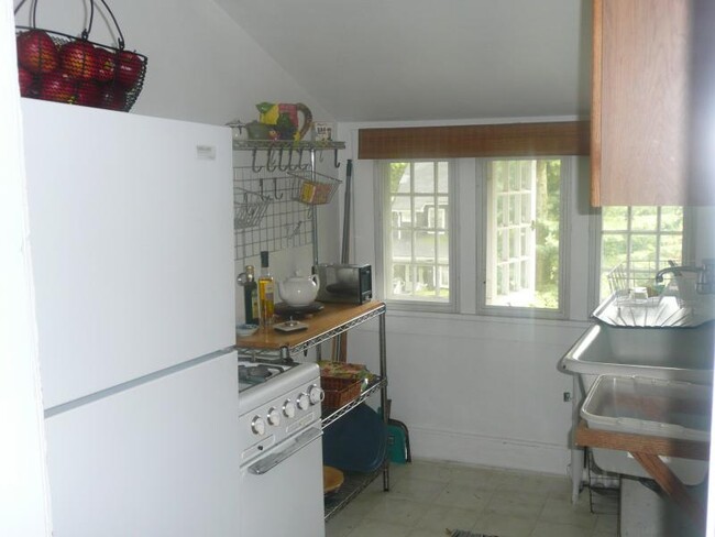 Building Photo - 133 Wildwood Ave
