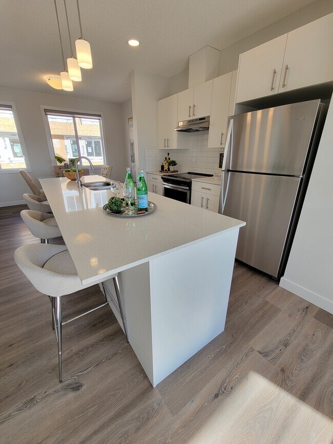 Photo du bâtiment - 2786 Maple Way NW