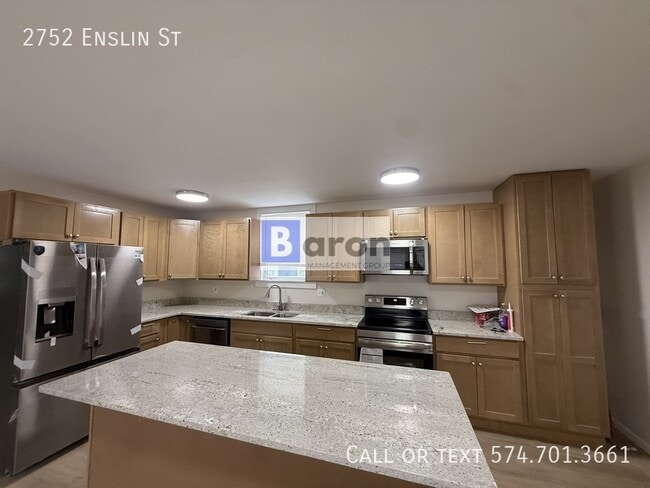 Building Photo - 2752 Enslin St