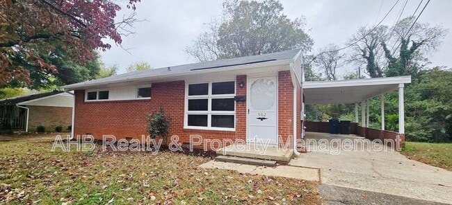 Building Photo - 502 Doggett Dr