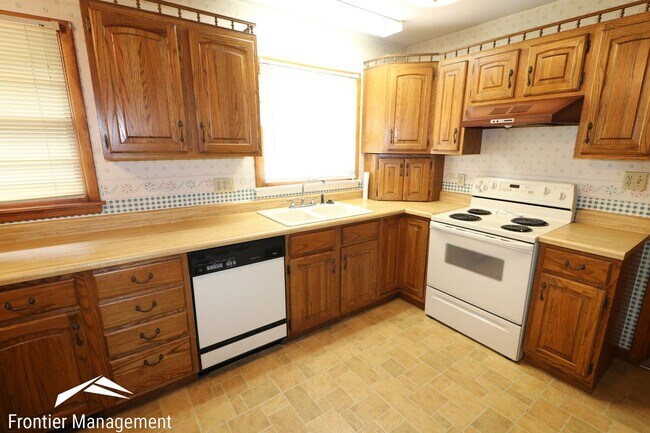 Foto del edificio - Lovely Single Family Home with Spacious Li...