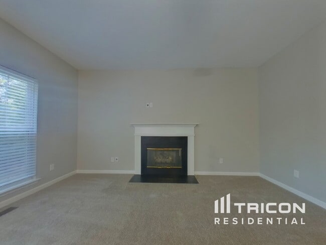 Foto del edificio - 621 Staffwood Dr