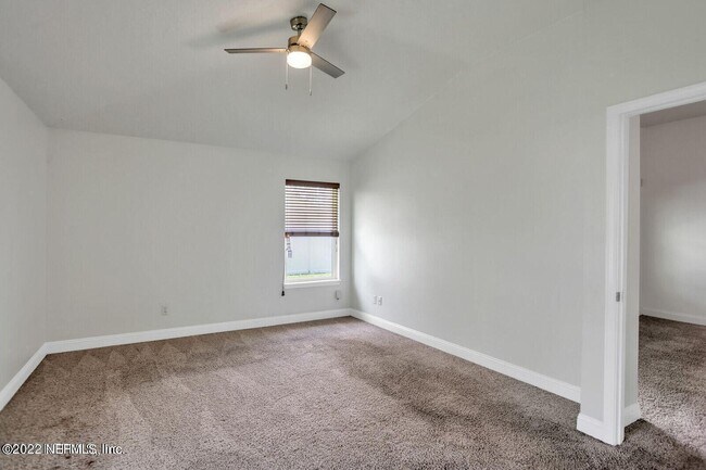 Foto del edificio - 5816 Round Table Rd