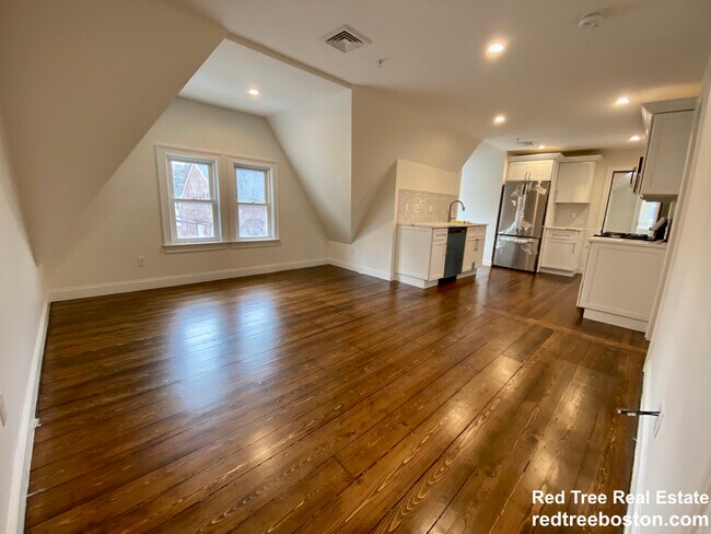Building Photo - 19 Bellevue St