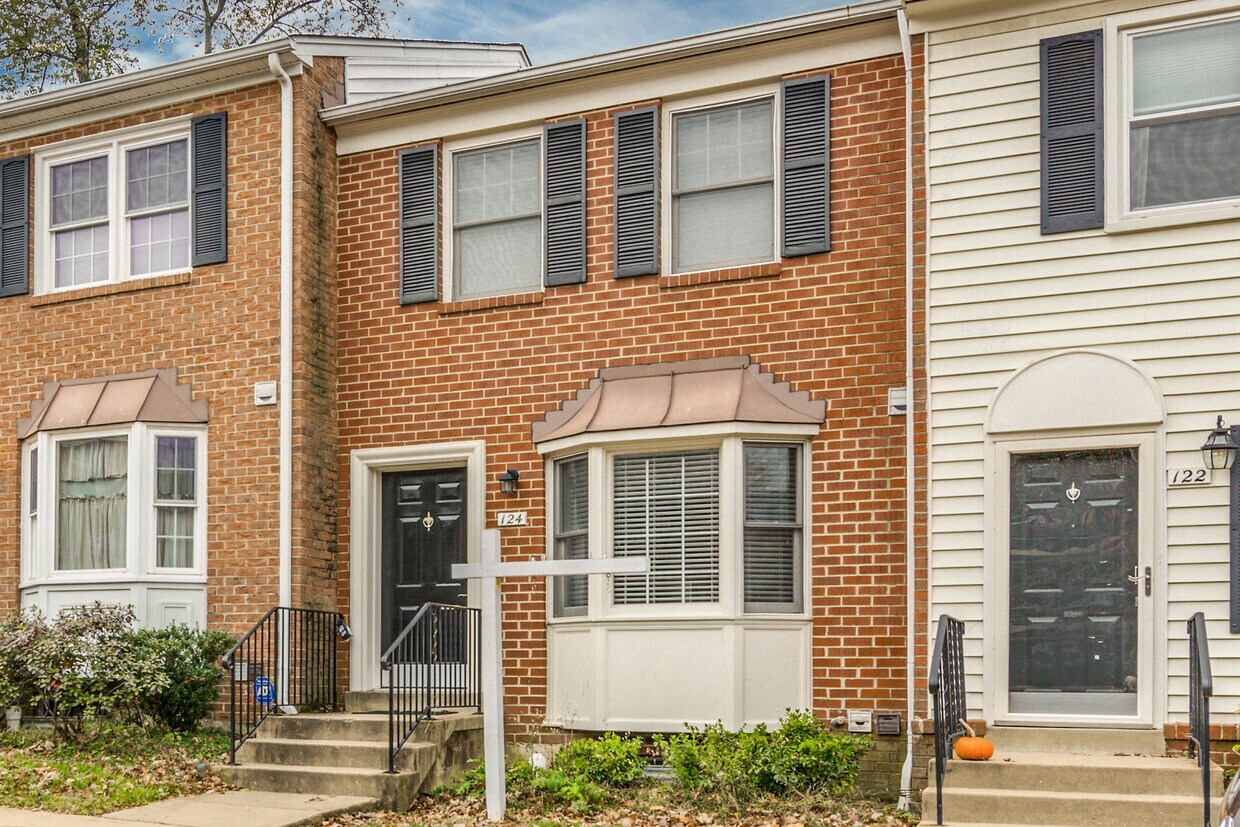 124 S Wise St, Arlington, VA 22204 Townhome Rentals in Arlington VA