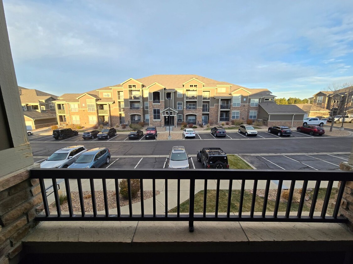 Foto principal - Spacious and Bright 2B/2B Townhome Now Ava...