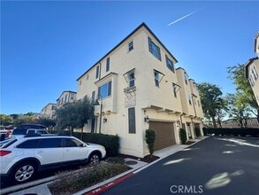 Building Photo - 21406 Dahlia Ct