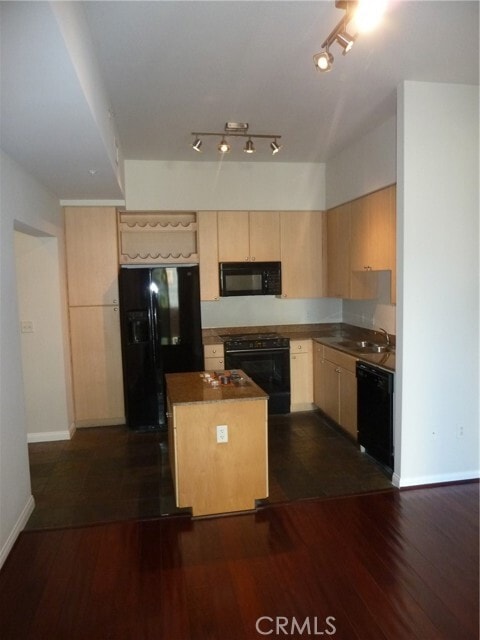 Building Photo - 488 E Ocean Blvd