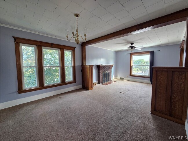 Foto del edificio - 94 Parkwood Ave