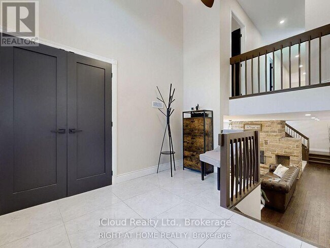 Photo du bâtiment - 2580 Lake Ridge Rd