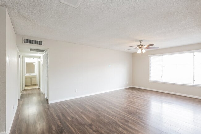 Foto del edificio - 4014 E Apollo Rd