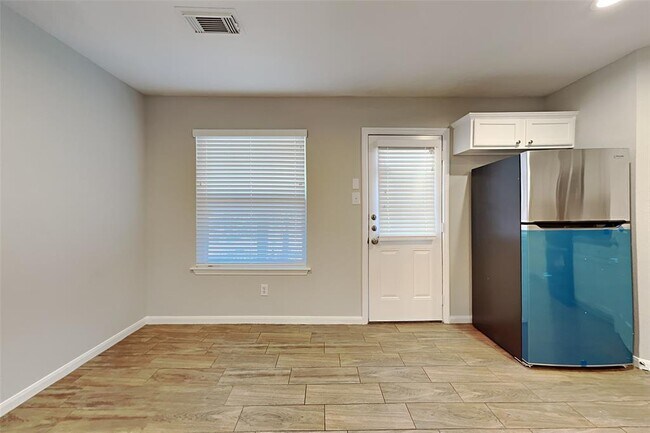 Building Photo - 2105 Ripple Bend Ln