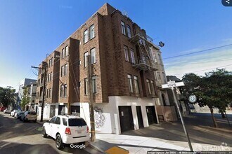 Building Photo - 14 Isis St
