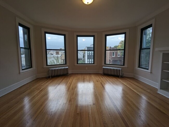 Building Photo - 2338 N Spaulding Ave
