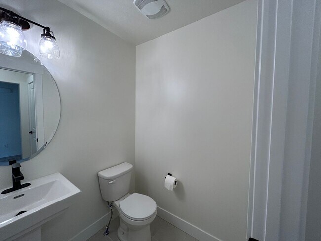 Foto del edificio - 2 Bedroom 2.5 Bathroom 55+ community