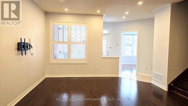 Building Photo - 15 Dimma St