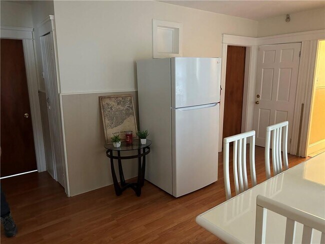 Foto del edificio - 57 Mica Ave