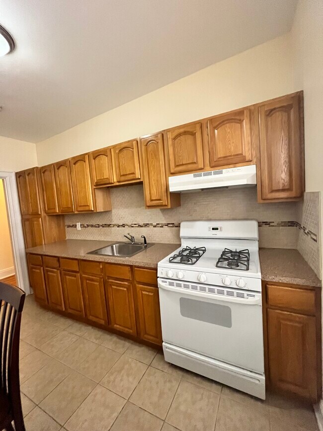 160 Ave C C4 - 164 Avenue C