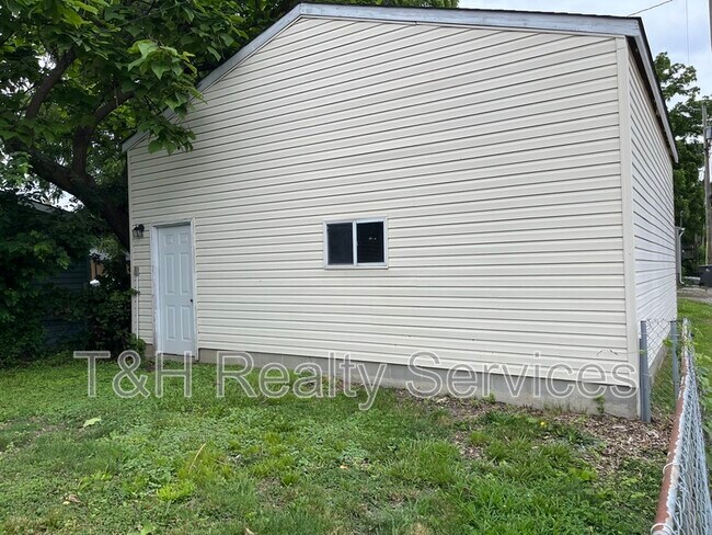 Foto del edificio - 1514 Bates St