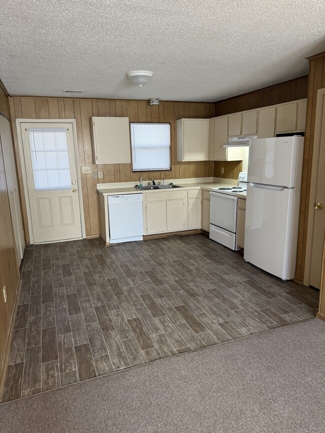 Building Photo - 3800 Guardian Ave