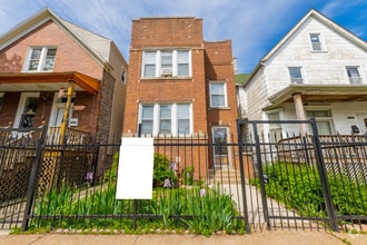 Building Photo - 1830 N Tripp Ave